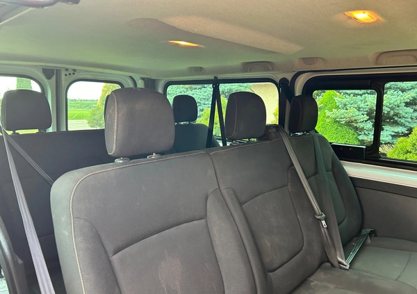 Renault Trafic cena 63600 przebieg: 136000, rok produkcji 2017 z Olsztyn małe 67